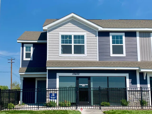 $380,200 | 19462 136th Avenue North, Rogers, MN 55374