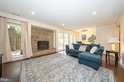 $425,000 | 209 East Chelsea Circle, Newtown Square, PA 19073
