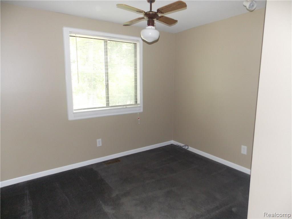 650 North Conklin Road Lake Orion, MI 48362 - Photo 10 of 17 029.JPG