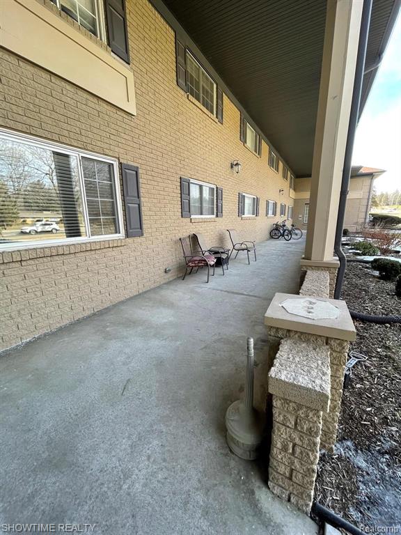 2309 Walton Boulevard, Unit 34 Rochester Hills, MI 48309 - Photo 3 of 22