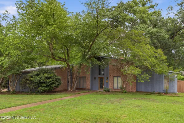 $207,000 | 5422 River Thames Road, Jackson, MS 39211