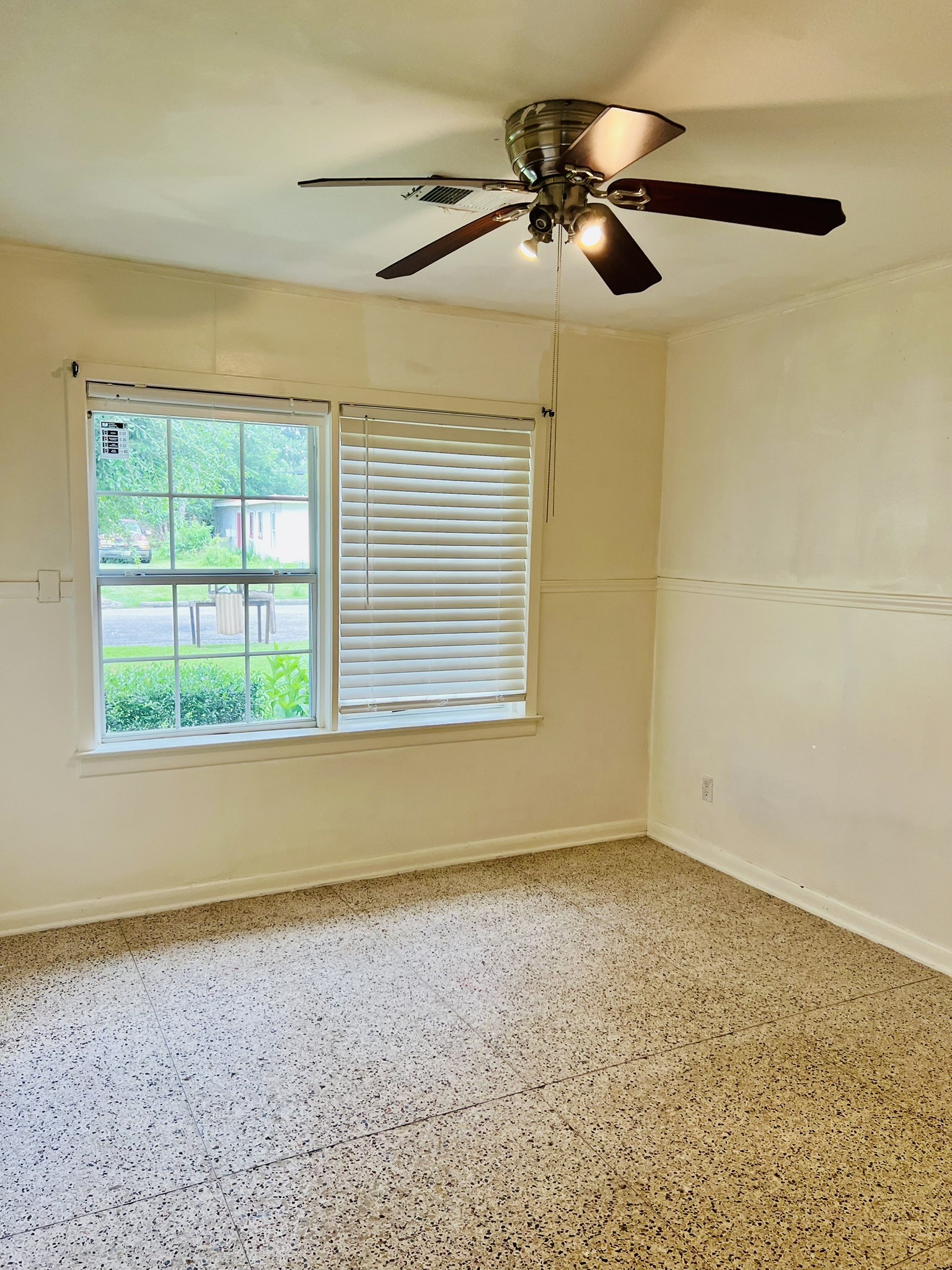 7018 Rook Boulevard Houston, TX 77087 - Photo 8 of 11 third bedroom