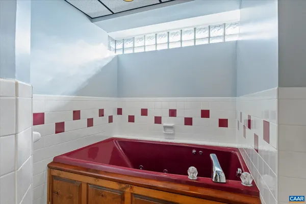 $675,000 | 989 Crozet Avenue, Crozet, VA 22932