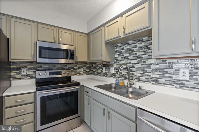 $2,900 | 5030 Finsbury Road, Rosedale, MD 21237