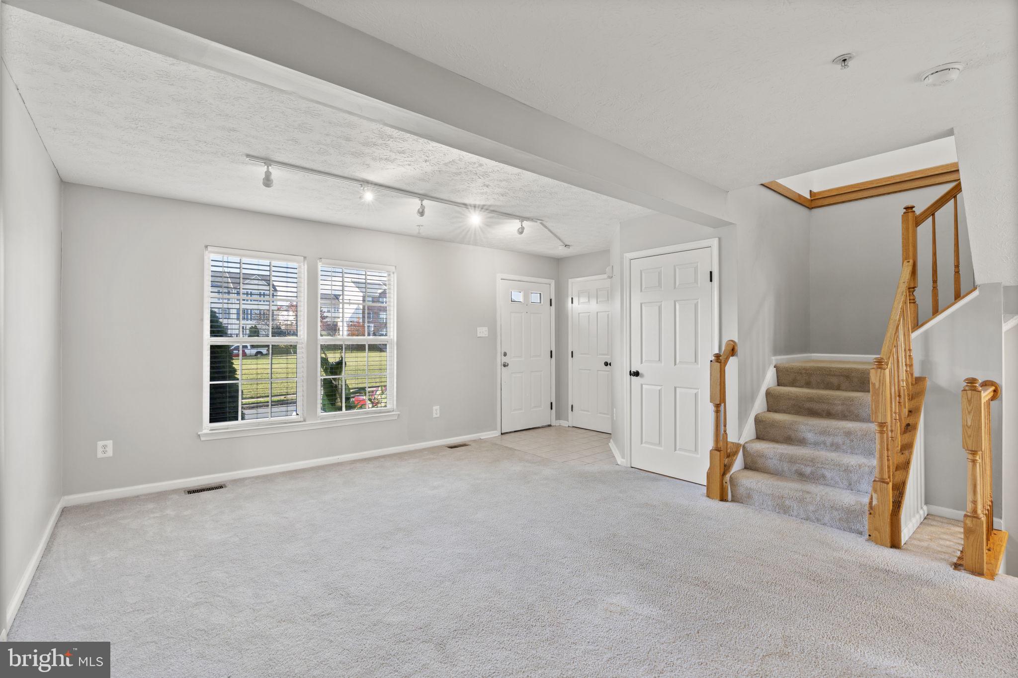 5030 Finsbury Road Rosedale, MD 21237 - Photo 3 of 43