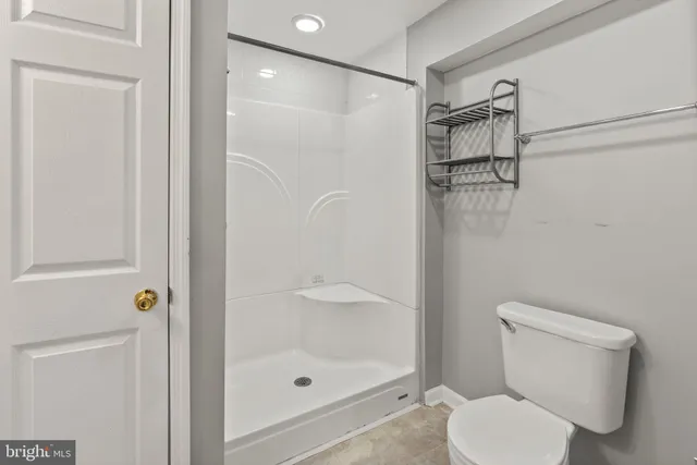 $2,900 | 5030 Finsbury Road, Rosedale, MD 21237