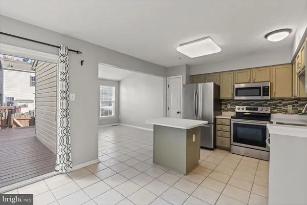 $2,800 | 5030 Finsbury Road, Rosedale, MD 21237