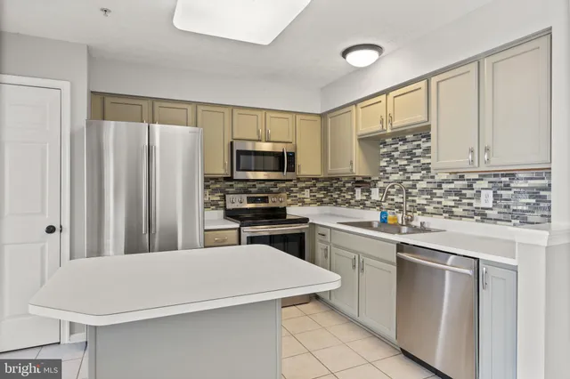 $2,900 | 5030 Finsbury Road, Rosedale, MD 21237