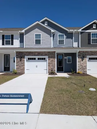 $284,900 | 101 Cmns Vw Drive, Hampstead, NC 28443