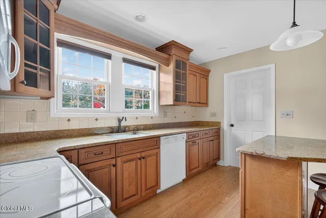 $349,900 | 1158 Hedgewood Lane, Niskayuna, NY 12309