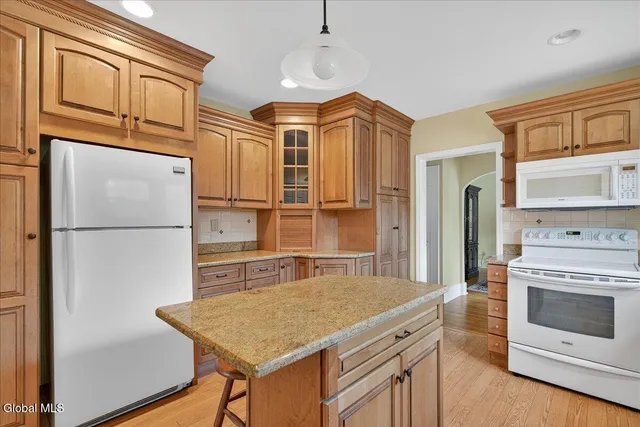 $349,900 | 1158 Hedgewood Lane, Niskayuna, NY 12309