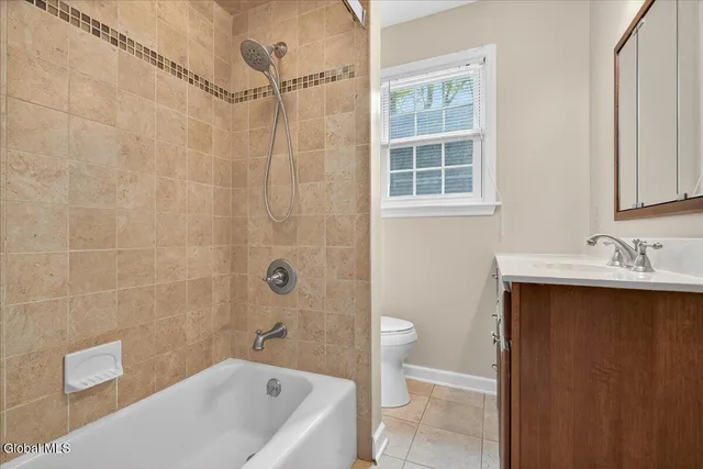 $349,900 | 1158 Hedgewood Lane, Niskayuna, NY 12309