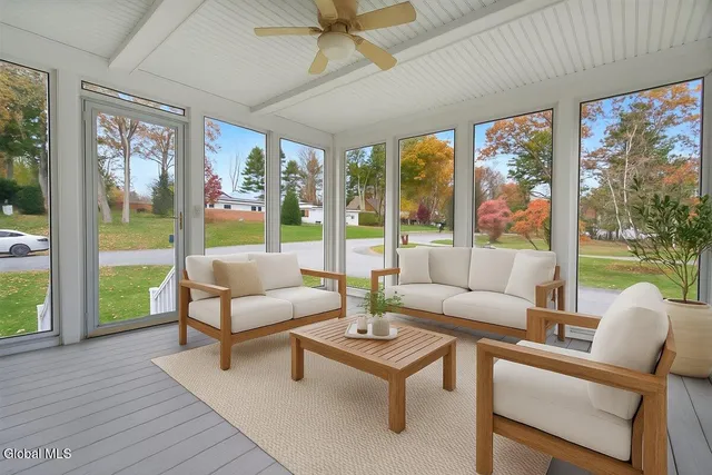 $349,900 | 1158 Hedgewood Lane, Niskayuna, NY 12309