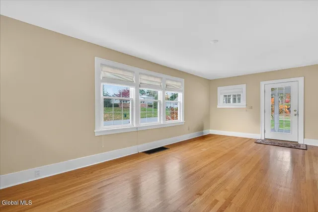 $349,900 | 1158 Hedgewood Lane, Niskayuna, NY 12309