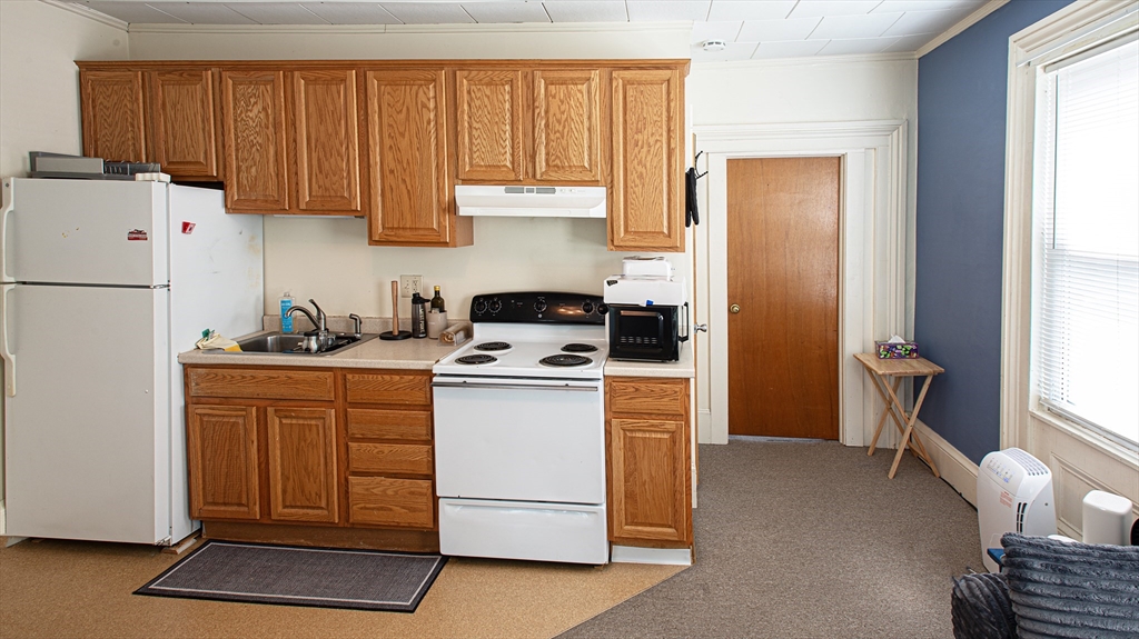 351 Main Street Amherst, MA 01002 - Photo 10 of 27