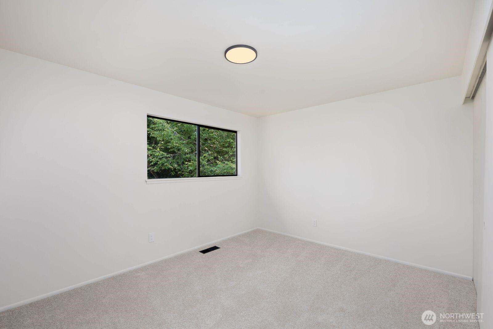 25327 33rd Place South Kent, WA 98032 - Photo 14 of 27