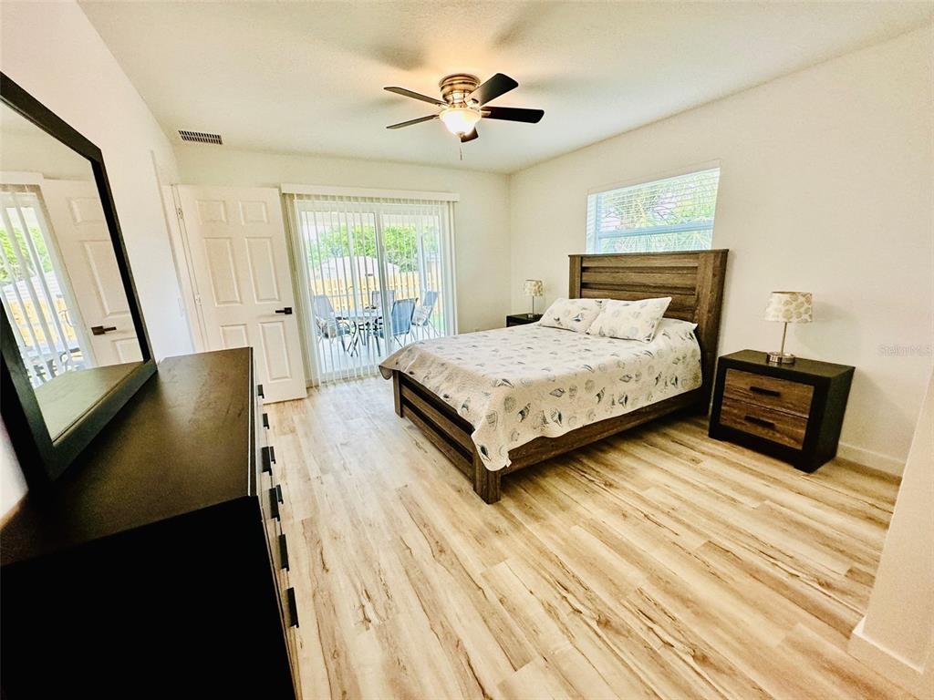 1045 Cumberland Road Venice, FL 34293 - Photo 15 of 33