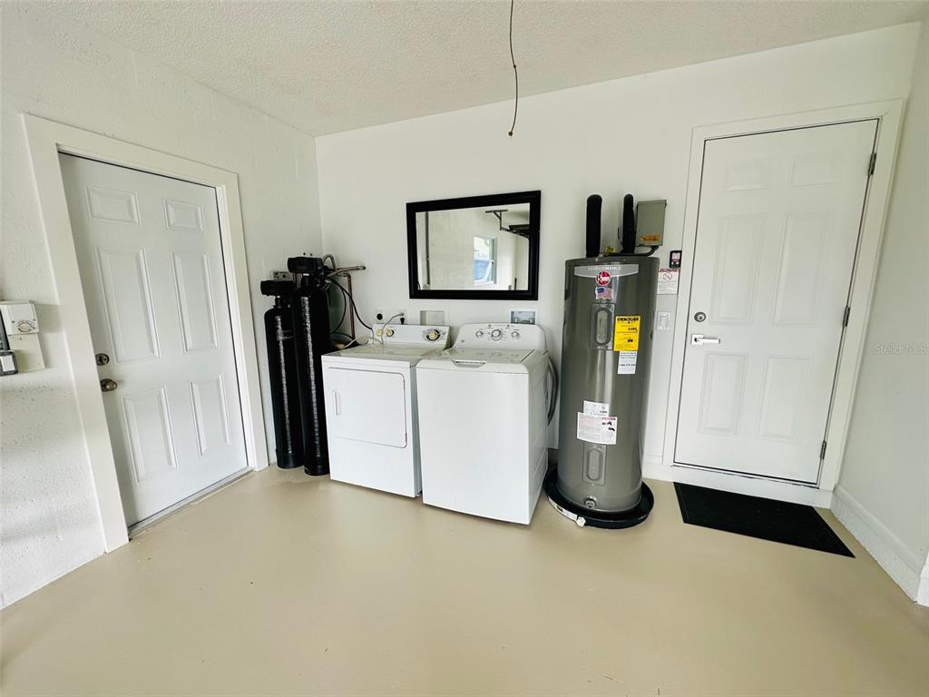 1045 Cumberland Road Venice, FL 34293 - Photo 27 of 33