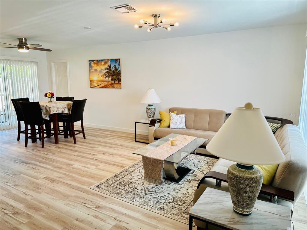 1045 Cumberland Road Venice, FL 34293 - Photo 4 of 33