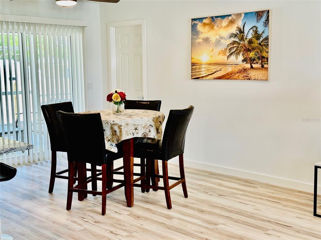 1045 Cumberland Road Venice, FL 34293 - Photo 5 of 33