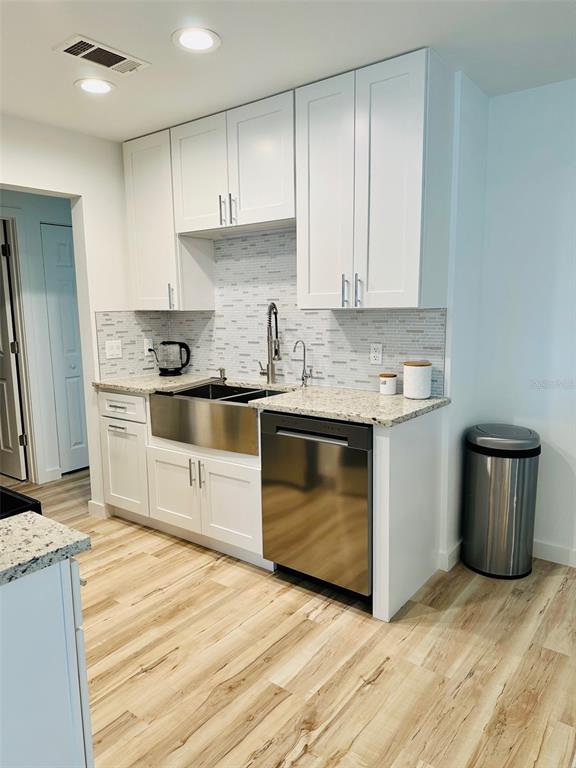 1045 Cumberland Road Venice, FL 34293 - Photo 7 of 33