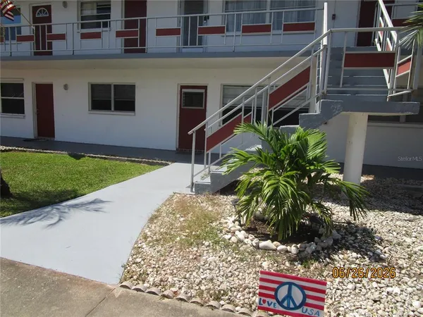 $78,000 | 1950 58th Avenue North, Unit 10, St. Petersburg, FL 33714