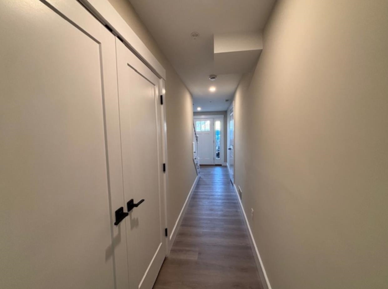 22 Thompson Road North Hampton, NH 03862 - Photo 2 of 19