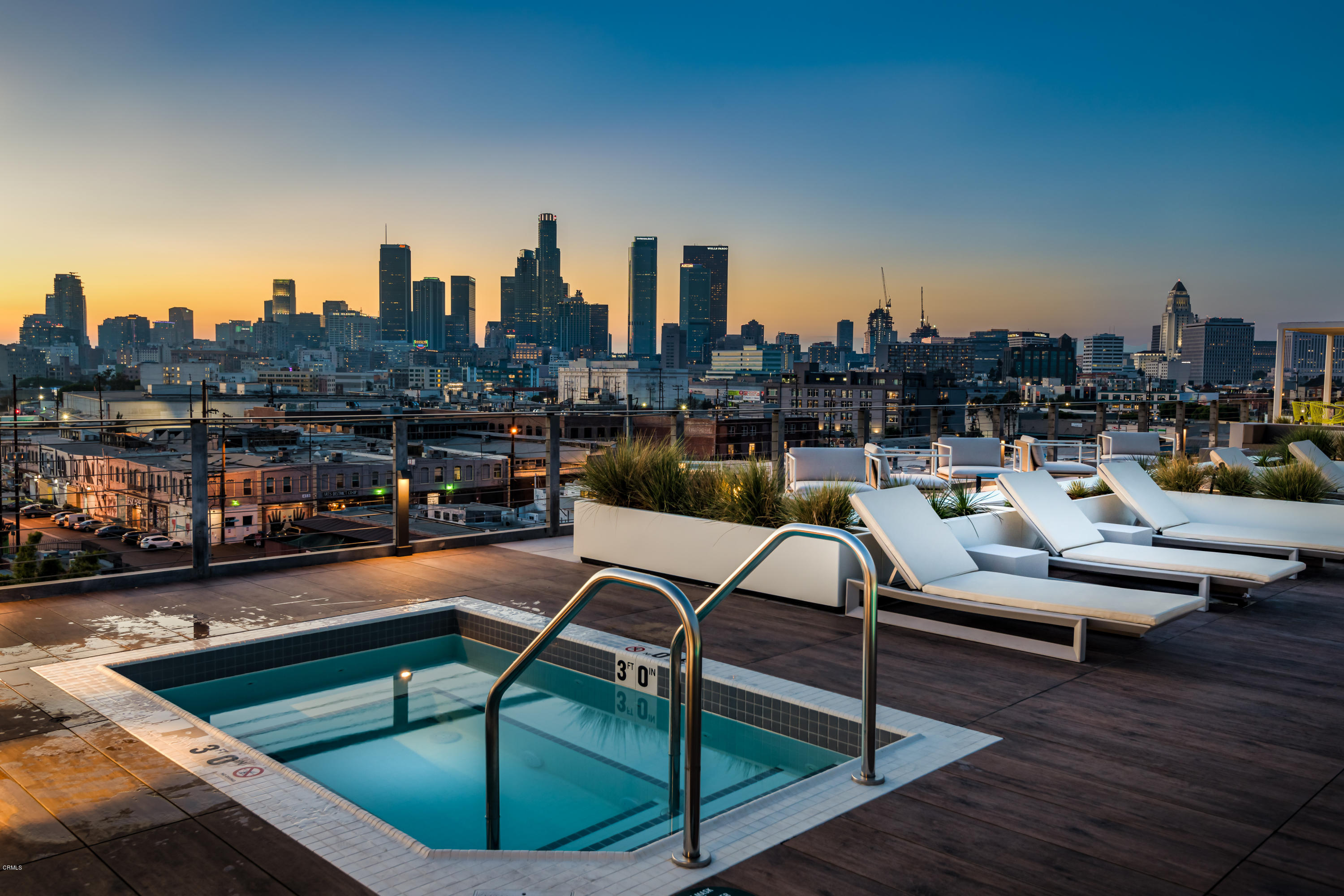 527 Molino Street, Unit 304 Los Angeles, CA 90013 - Photo 2 of 40 BarkerBlockRooftop_MLS (8 of 30)
