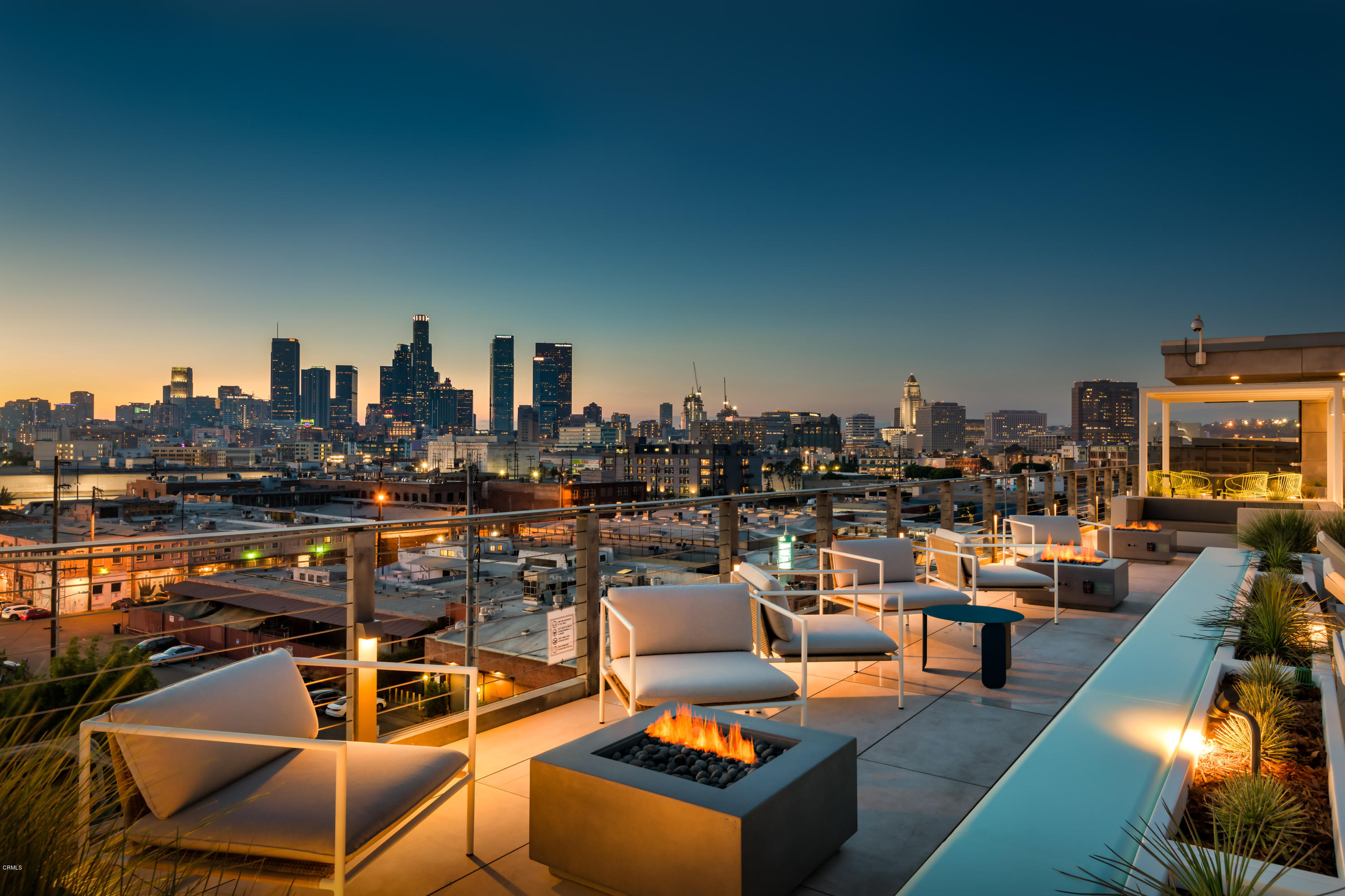 527 Molino Street, Unit 304 Los Angeles, CA 90013 - Photo 3 of 40 BarkerBlockRooftop_MLS (10 of 30)