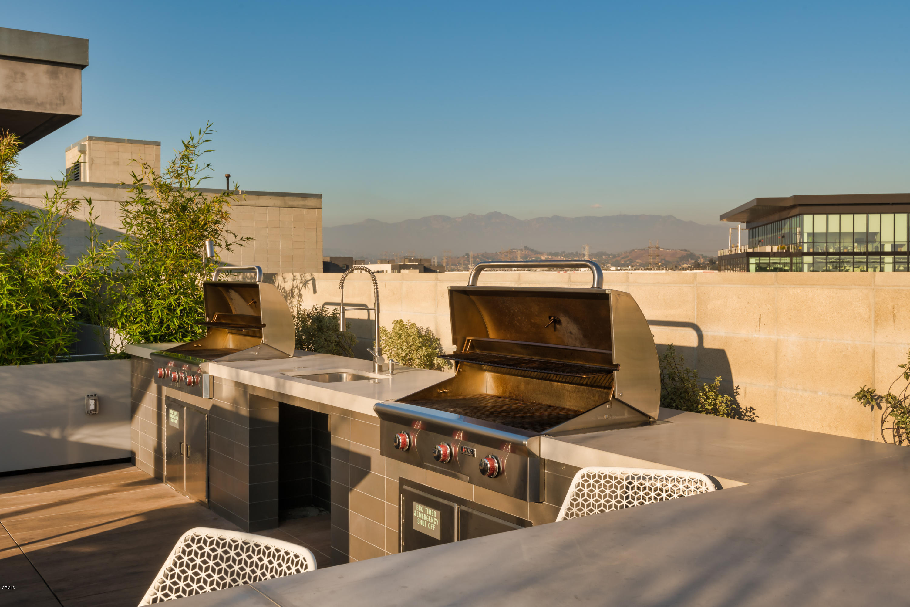 527 Molino Street, Unit 304 Los Angeles, CA 90013 - Photo 30 of 40 BarkerBlockRooftop_MLS (23 of 30)
