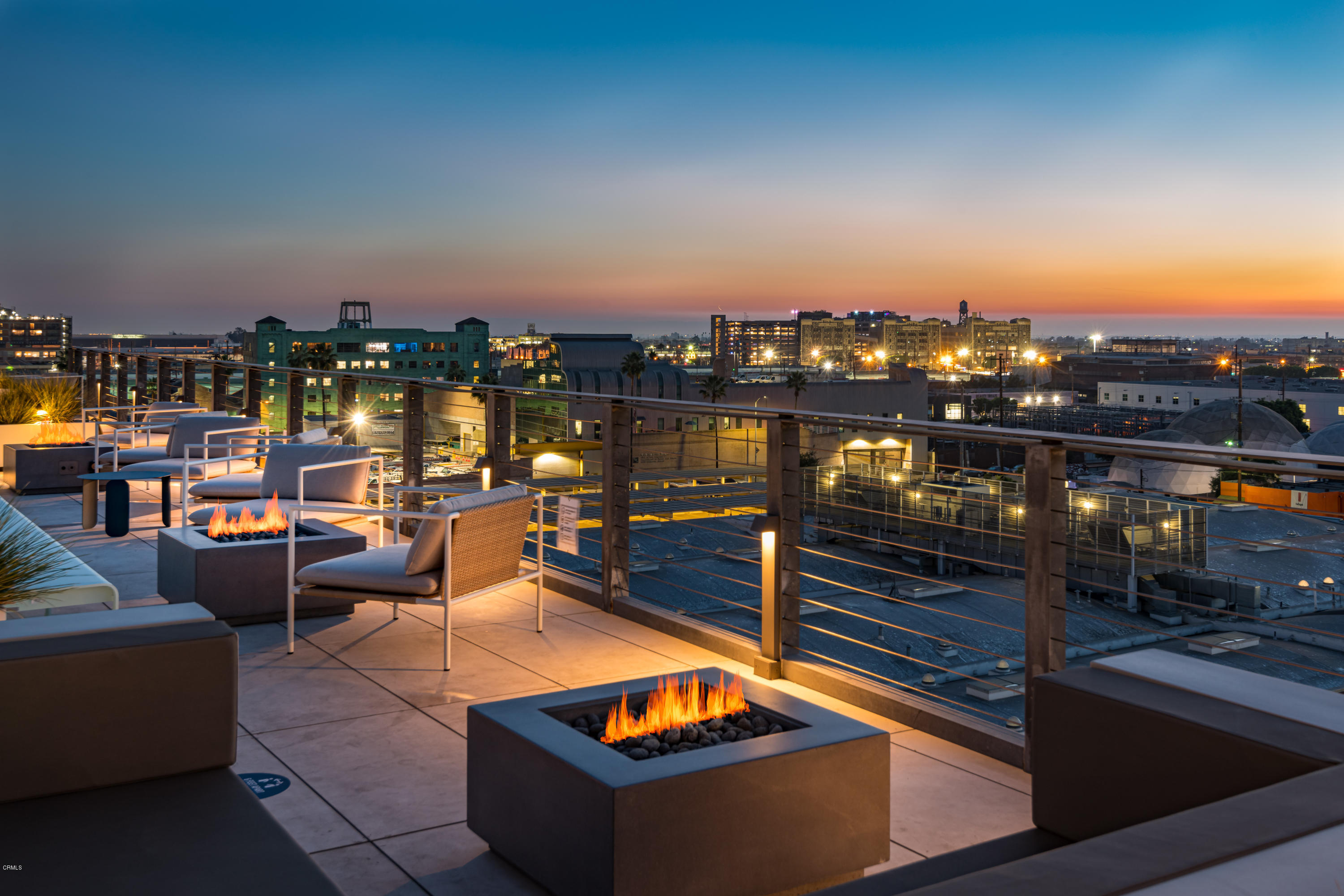 527 Molino Street, Unit 304 Los Angeles, CA 90013 - Photo 4 of 40 BarkerBlockRooftop_MLS (11 of 30)