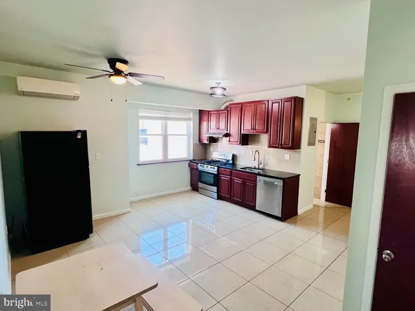 $2,500 | 1926 South 7th Street, Unit 3, Philadelphia, PA 19148