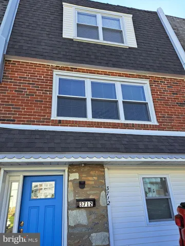 a view of a large building