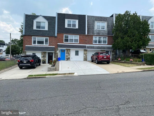 a car parked in front of a building