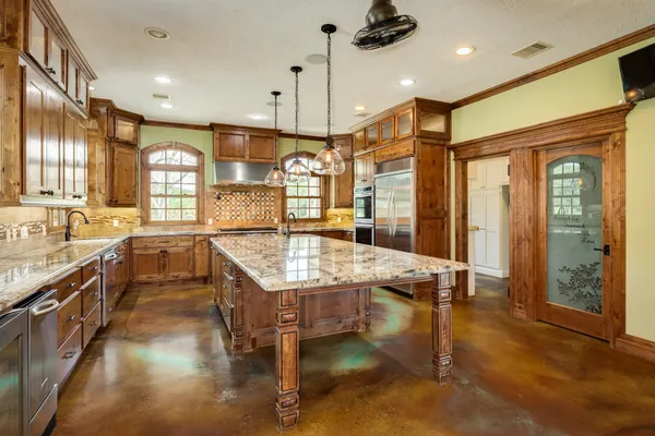 $950,000 | 5022 Riverview Drive, Unit CR930, Alvin, TX 77511