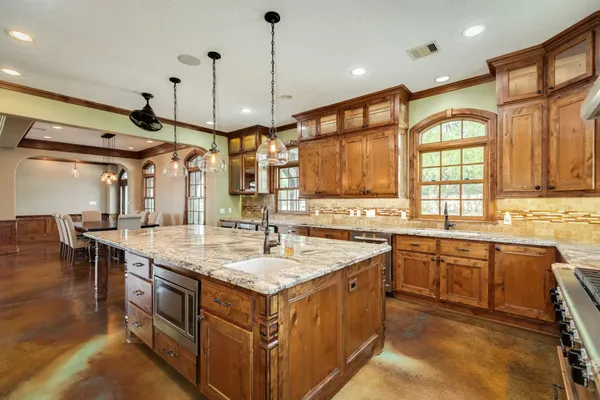 $950,000 | 5022 Riverview Drive, Unit CR930, Alvin, TX 77511