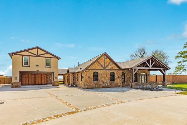 $950,000 | 5022 Riverview Drive, Unit CR930, Alvin, TX 77511