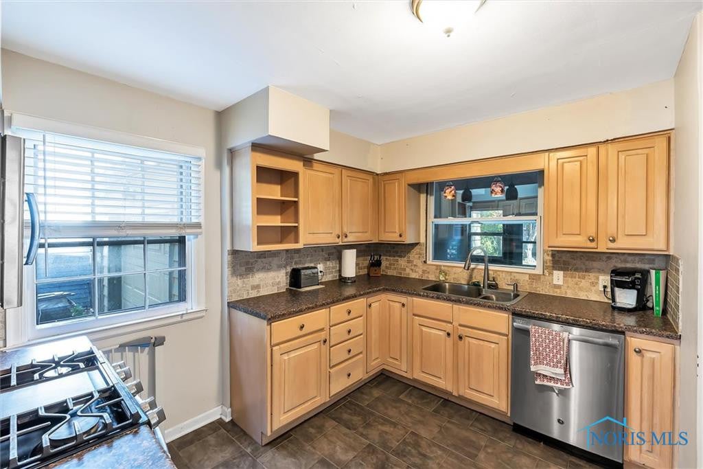 3430 Cheltenham Road Toledo, OH 43606 - Photo 11 of 33 Gallery Image 11