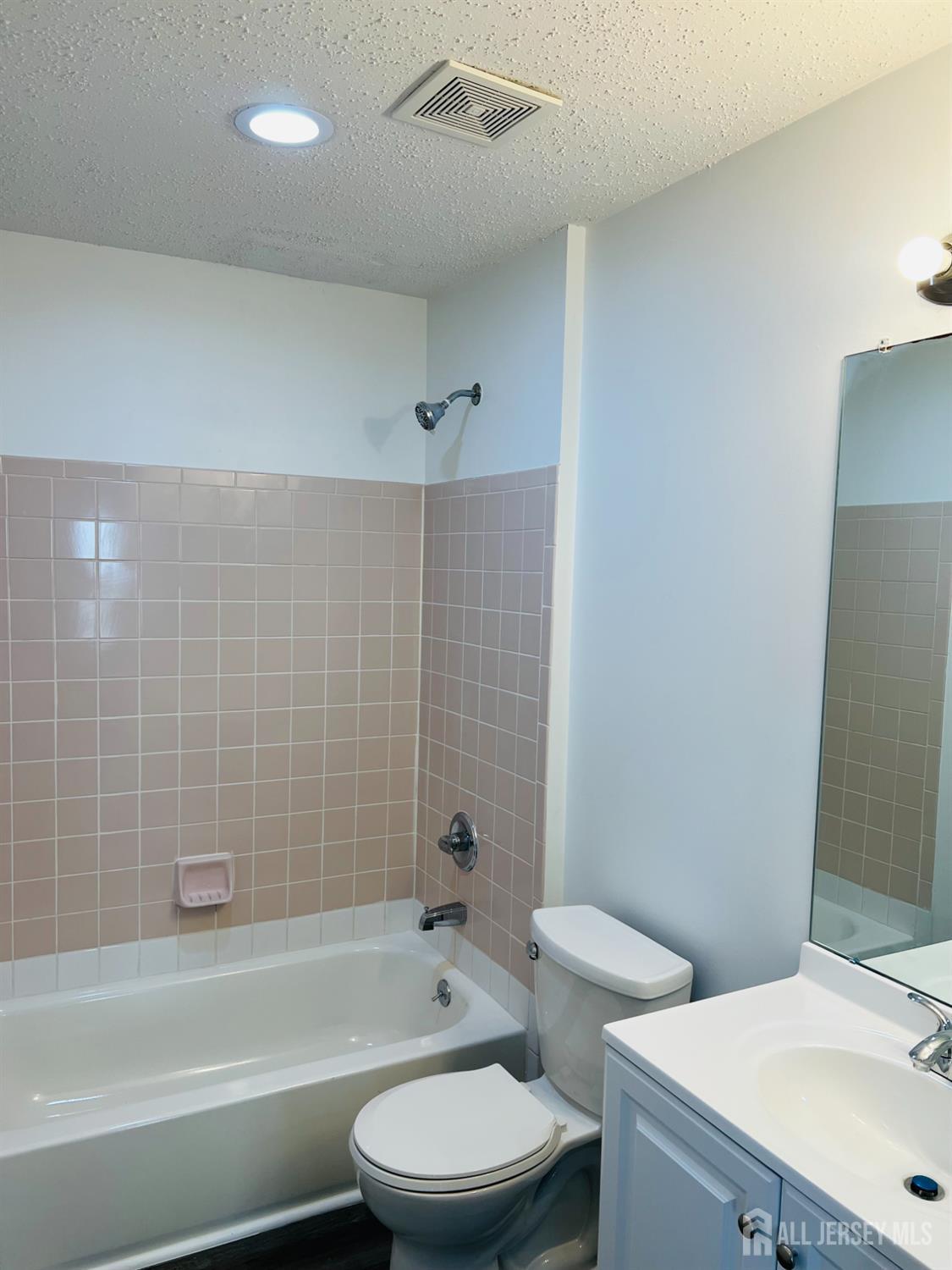 41 Prestwick Way Edison, NJ 08820 - Photo 14 of 17