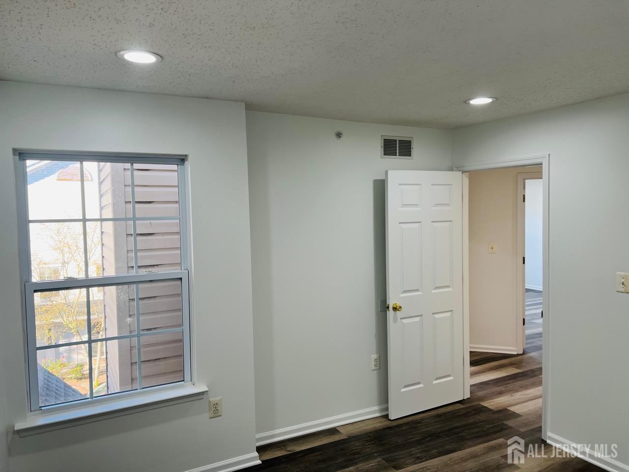 41 Prestwick Way Edison, NJ 08820 - Photo 16 of 17