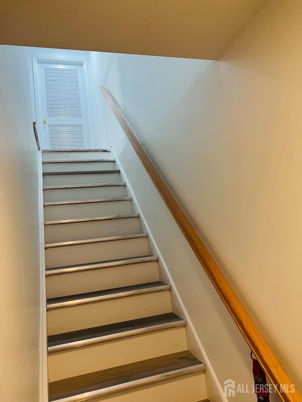 41 Prestwick Way Edison, NJ 08820 - Photo 3 of 17