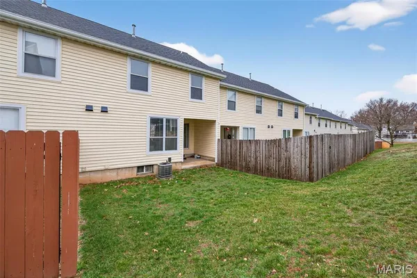 $244,900 | 1503 Whispering Creek Drive, Ballwin, MO 63021