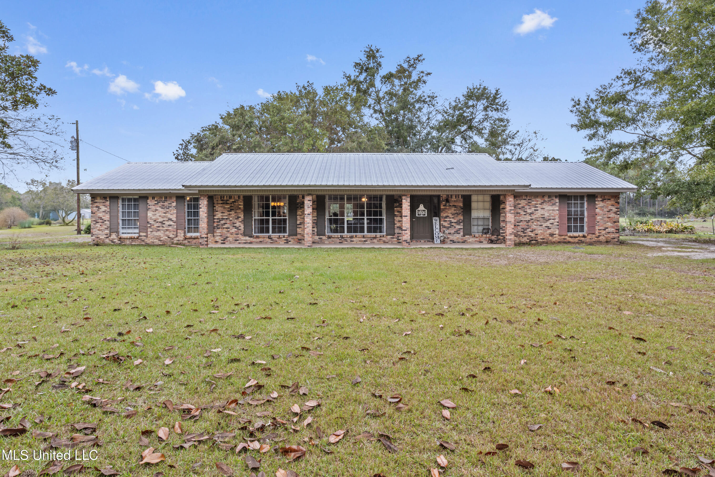 9021 Hollow Brook Road Moss Point, MS 39562 - Photo 1 of 47 001