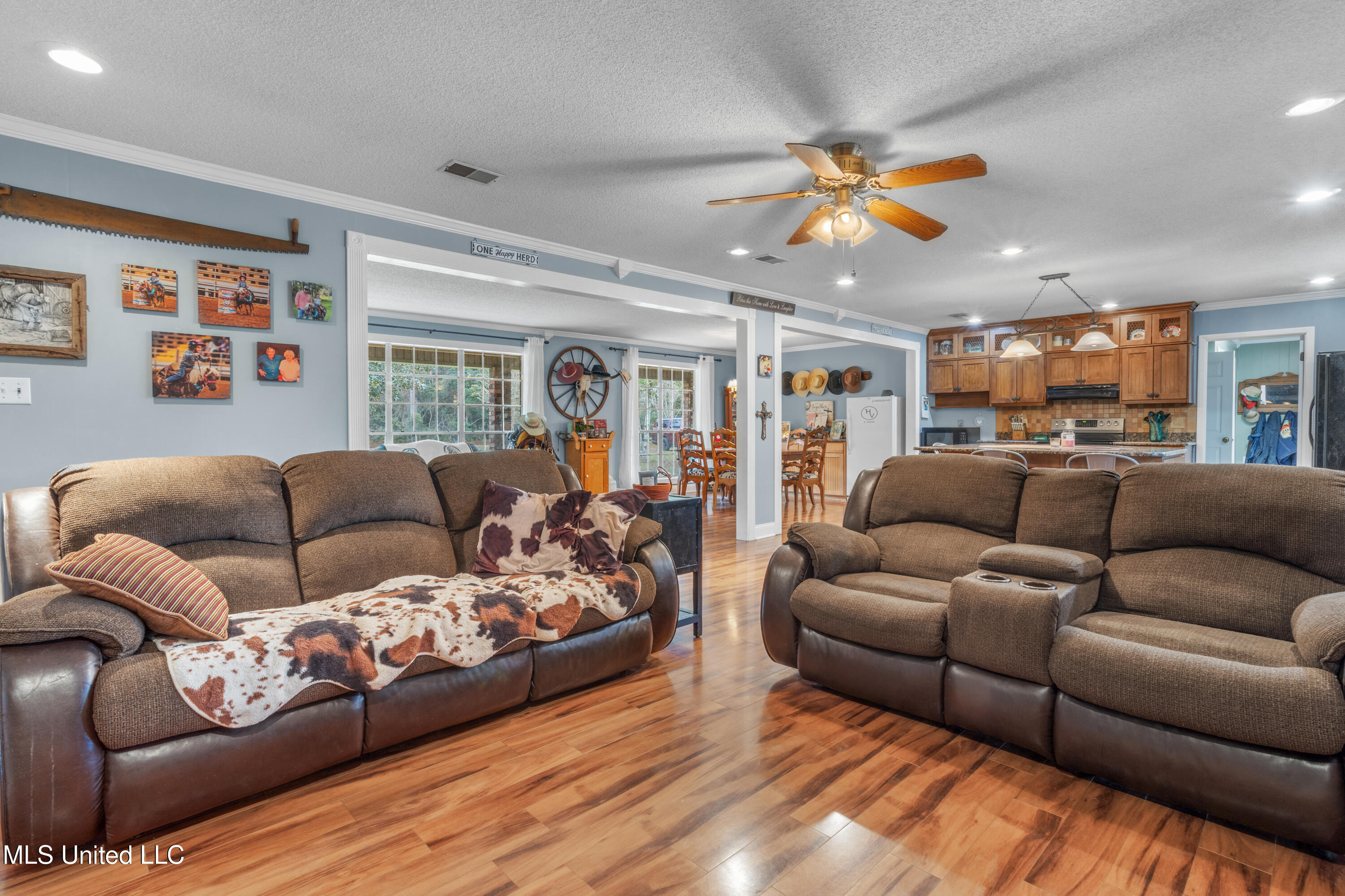 9021 Hollow Brook Road Moss Point, MS 39562 - Photo 11 of 47 013 (1)