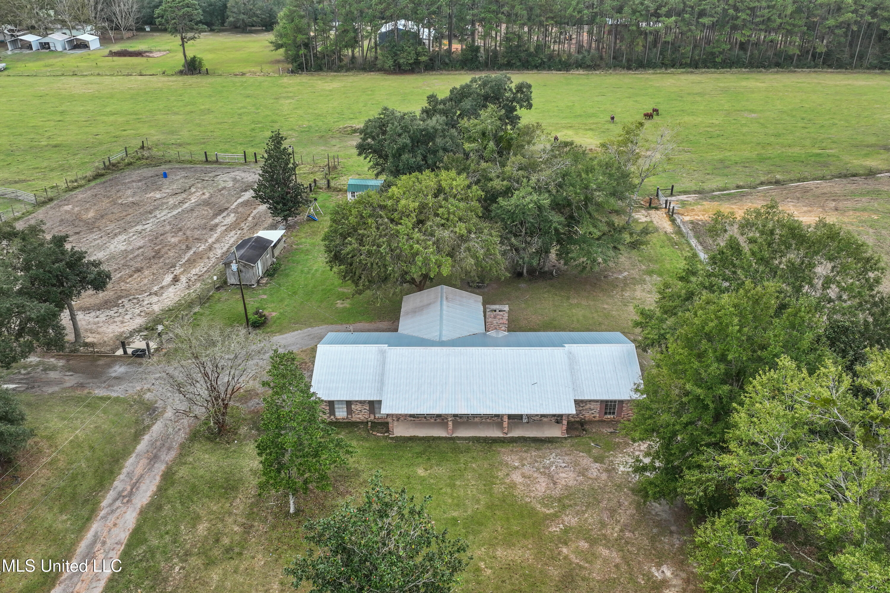 9021 Hollow Brook Road Moss Point, MS 39562 - Photo 27 of 47 002 (2)