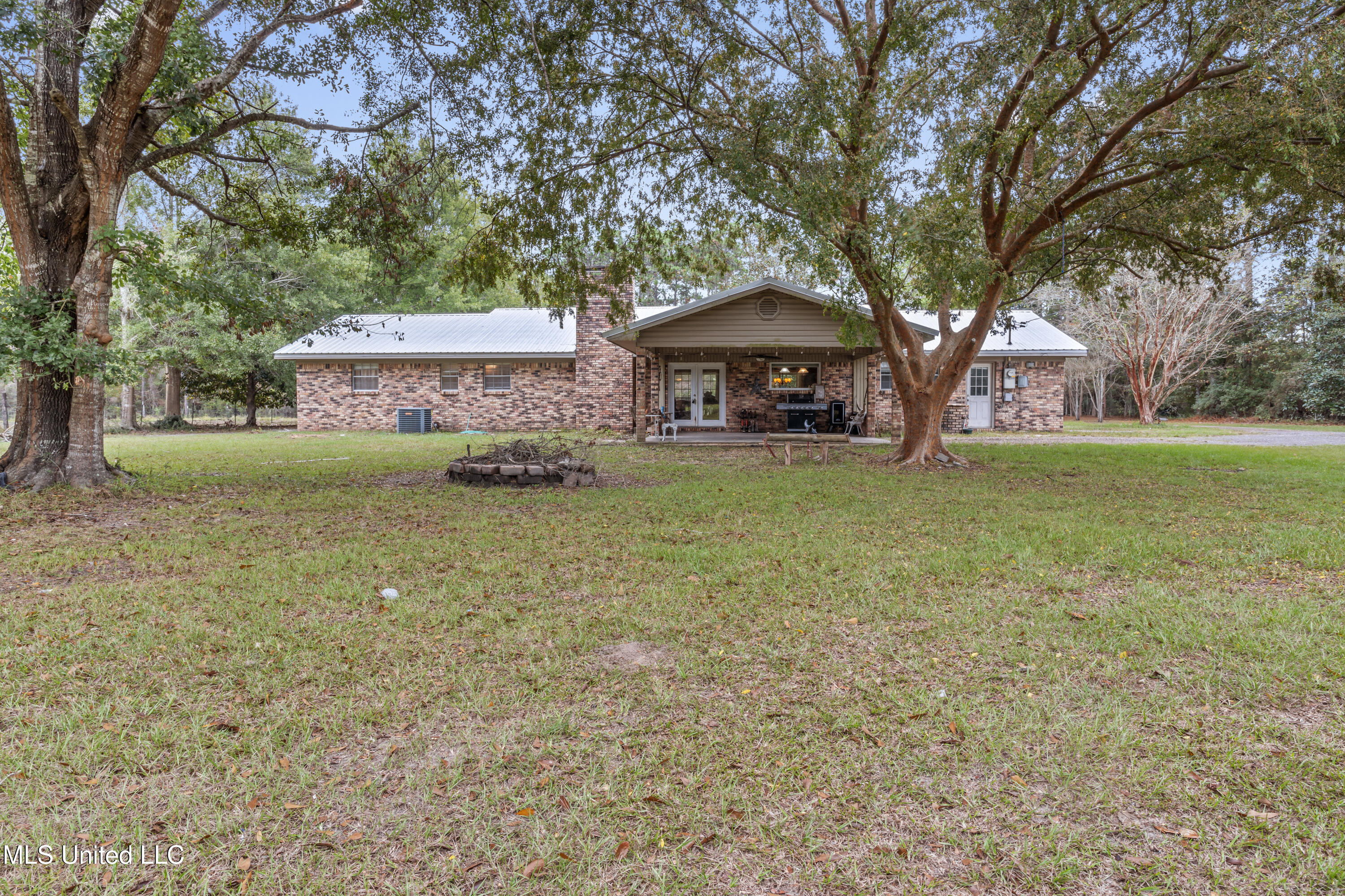 9021 Hollow Brook Road Moss Point, MS 39562 - Photo 3 of 47 033