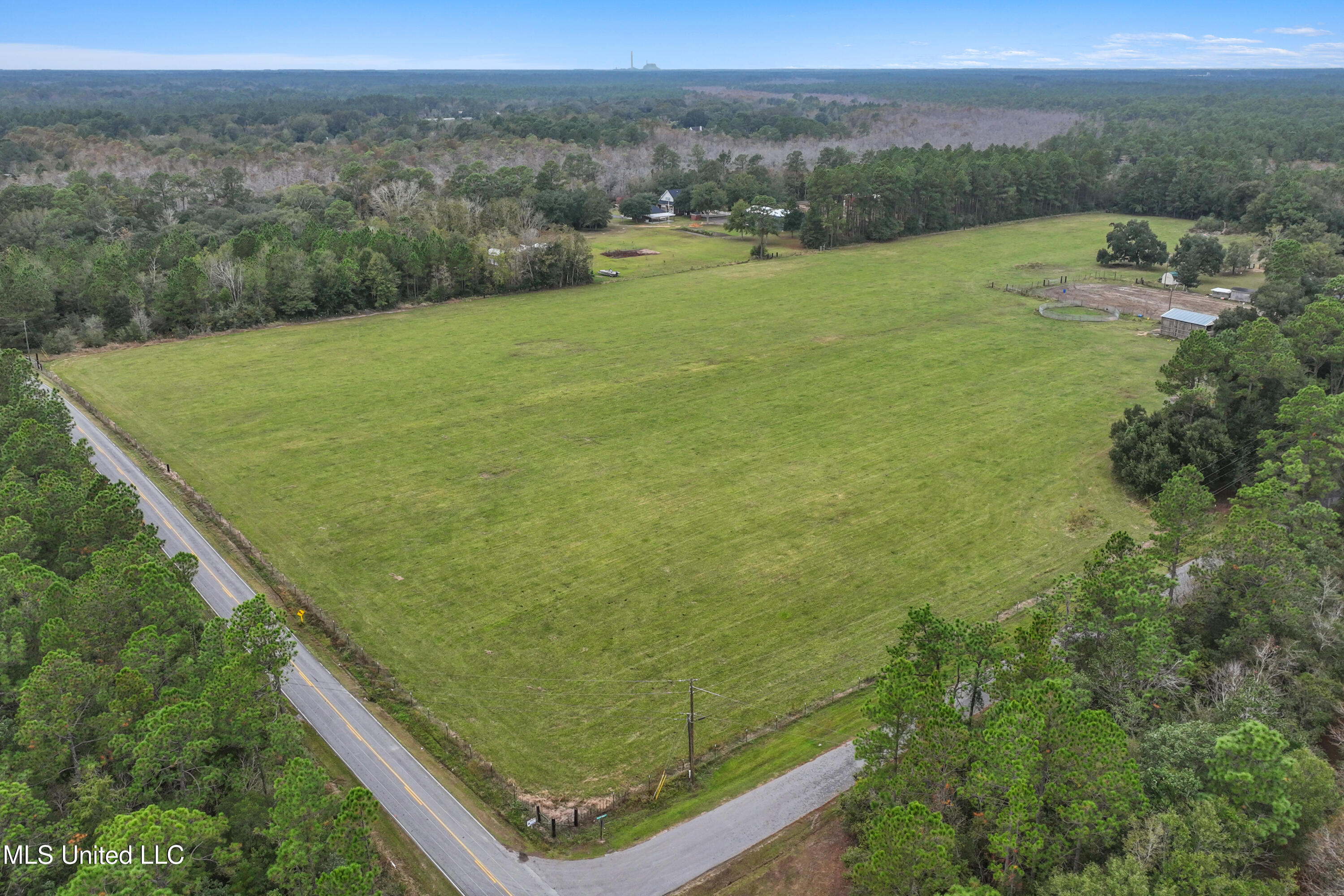 9021 Hollow Brook Road Moss Point, MS 39562 - Photo 31 of 47 004