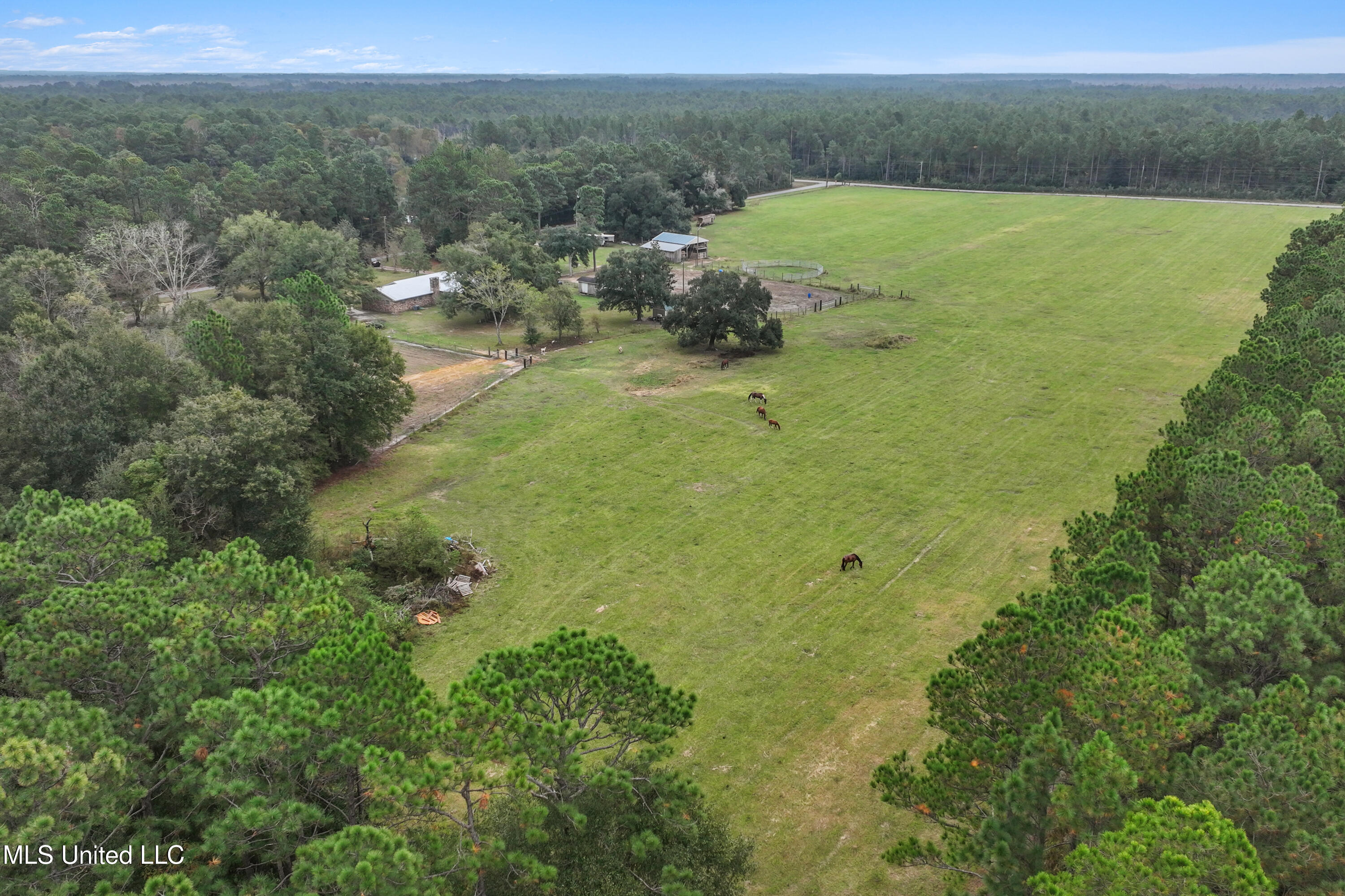 9021 Hollow Brook Road Moss Point, MS 39562 - Photo 33 of 47 006