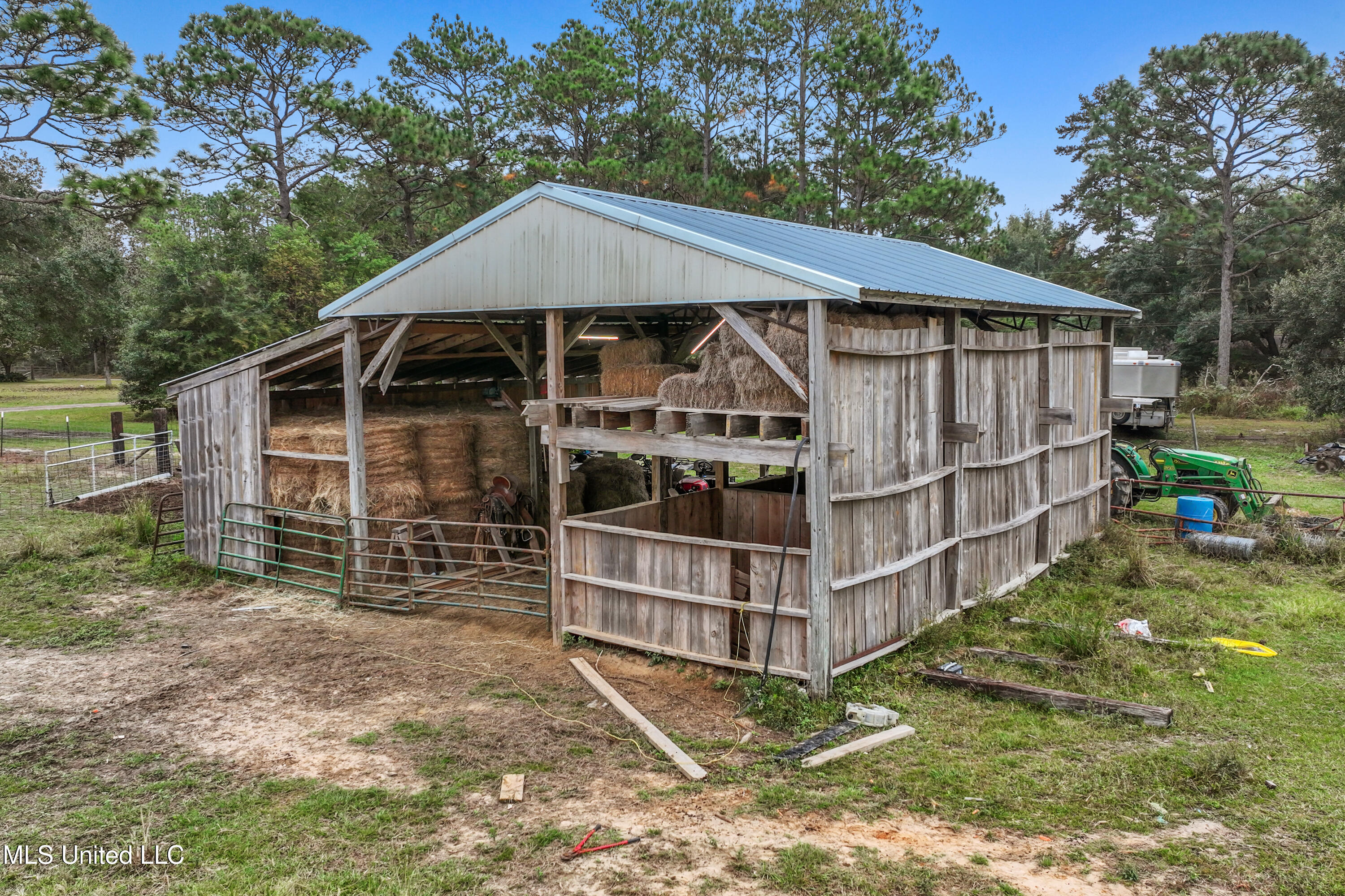 9021 Hollow Brook Road Moss Point, MS 39562 - Photo 36 of 47 036
