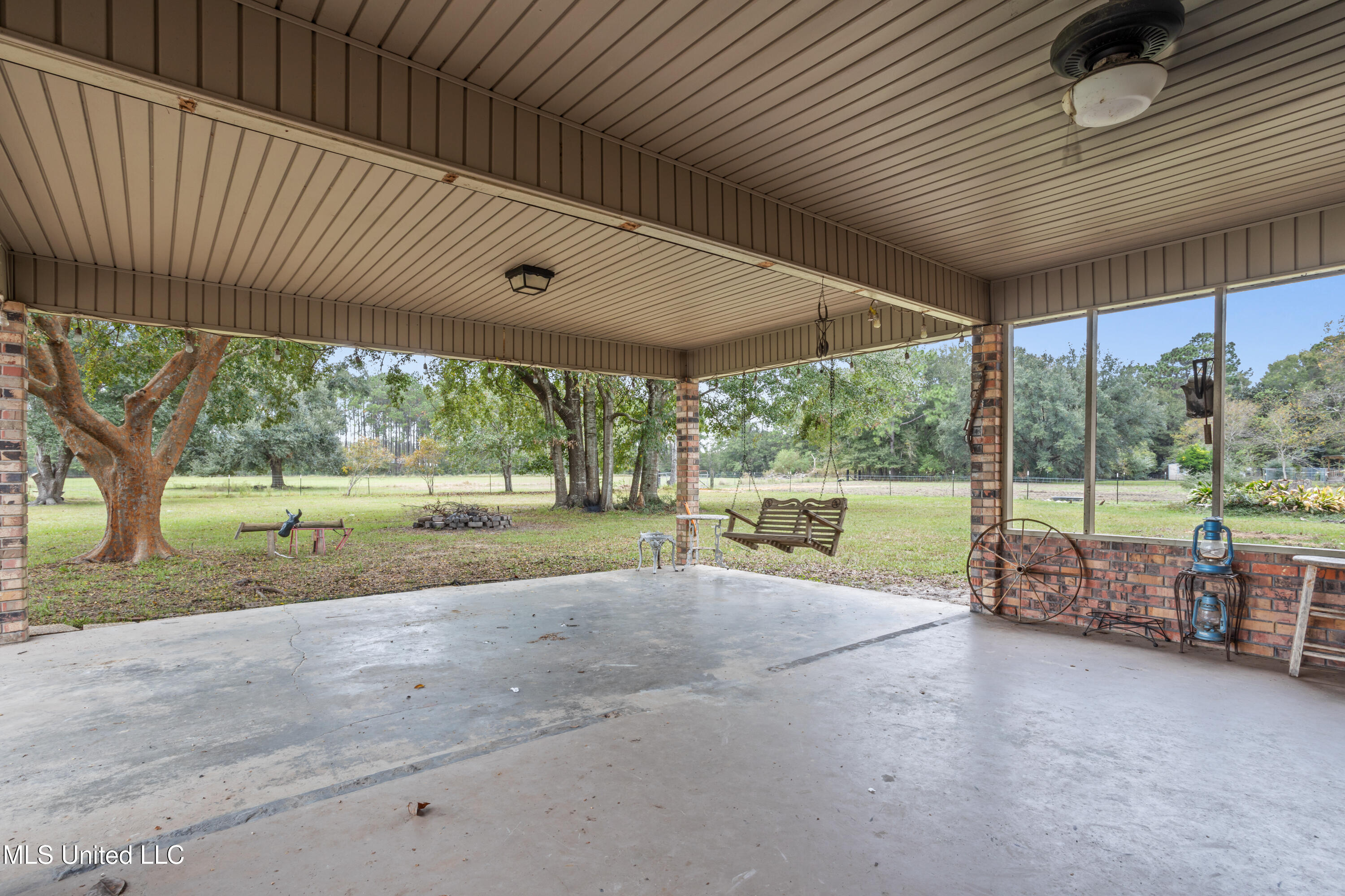 9021 Hollow Brook Road Moss Point, MS 39562 - Photo 5 of 47 031
